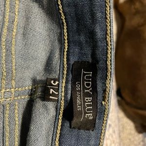 Judy Blue distressed jeans